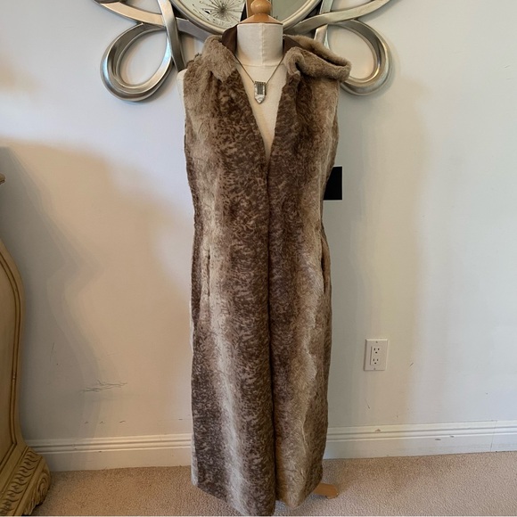 Boston Proper Fabulous Furs Donna Salyers Hooded Faux Fur Vest | Small - Picture 5 of 16